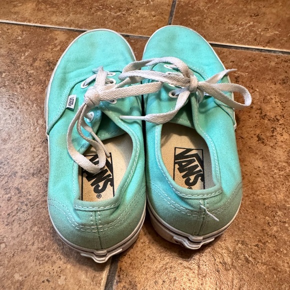 Vans - Picture 2 of 4